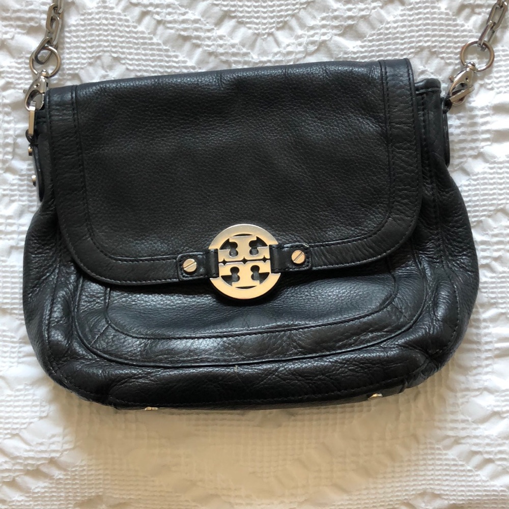 Beautiful Authentic Tory Burch cross body bag!